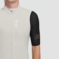 Gilet MAAP Draft Team Bianco Grigio-blu -Negozio All Aperto map mav097 fog 004